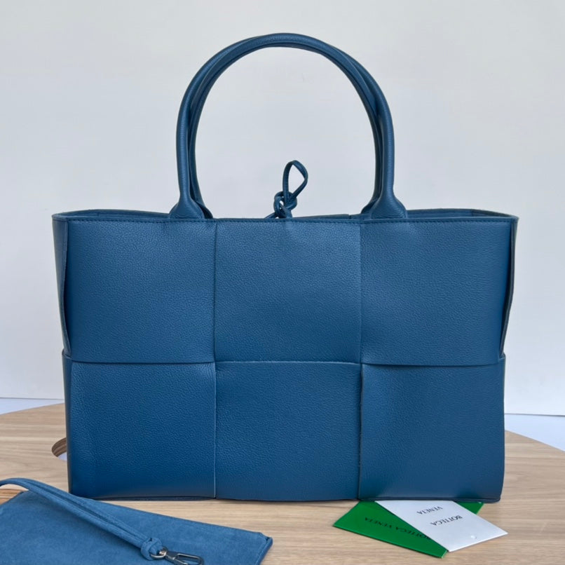 ARCO TOTE 36 IN AEGEAN BLUE CALFSKIN