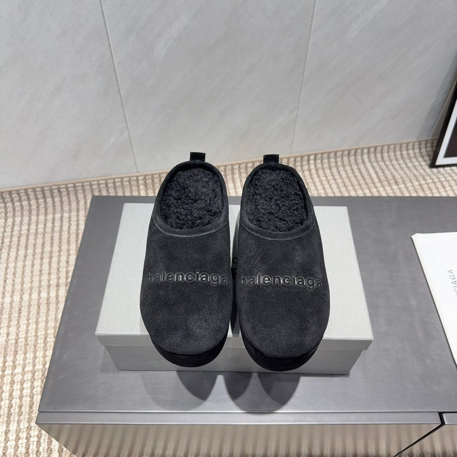 BALENCIAGA 25S AURALEE SLIP-ON 50 MM IN BLACK SUEDE STYLE 4