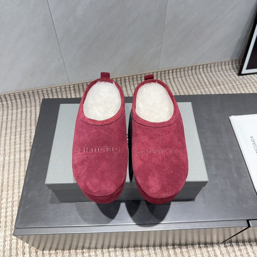 BALENCIAGA 25S AURALEE SLIP-ON 50 MM IN DEEP WINE RED SUEDE STYLE 2
