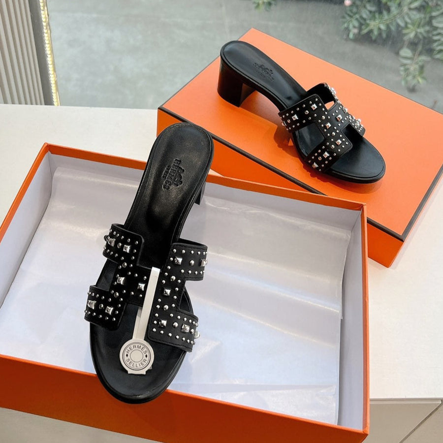 0ASIS SANDAL IN BLACK CALFSKIN WITH STUD