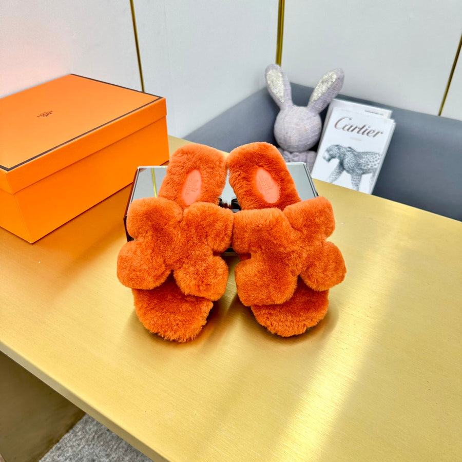 0RAN SHEARLING SANDALS SALAMANDER ORANGE